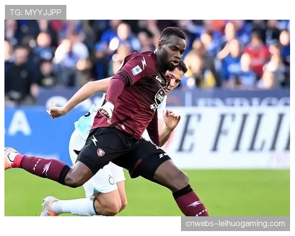 从混乱到有序:深度解析恩波利对阵萨勒尼塔纳下半场防守策略的成功调整 从混乱到有序:深度解析恩波利对阵萨勒尼塔纳下半场防守策略的成功调整